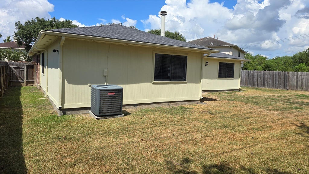 Photo of 4503 Buckleridge Road, Houston, TX 77053 (MLS # 32432882)
