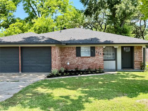 Photo of 514 Peach Spring Drive, Houston, TX 77037 (MLS # 96037349)