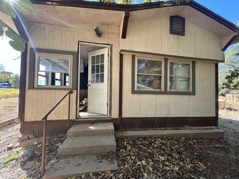 Homes For Sale - 131 Lakeview Drive<br/> Nocona, TX 76255