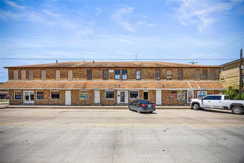 Photo of 1915 45th Street, Galveston, TX 77550 (MLS # 56008413)