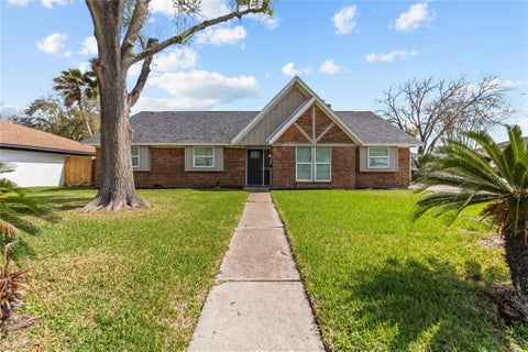 Photo of 1310 El Dorado Boulevard, Houston, TX 77062 (MLS # 40162354)