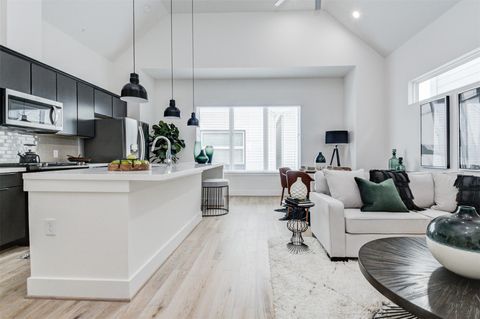 Photo of 1131 W 17th Street #A, Houston, TX 77008 (MLS # 63998763)