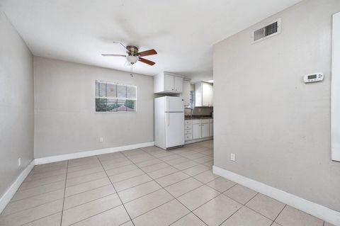 Photo of 1711 Fourcade Street #10, Houston, TX 77023 (MLS # 53749045)