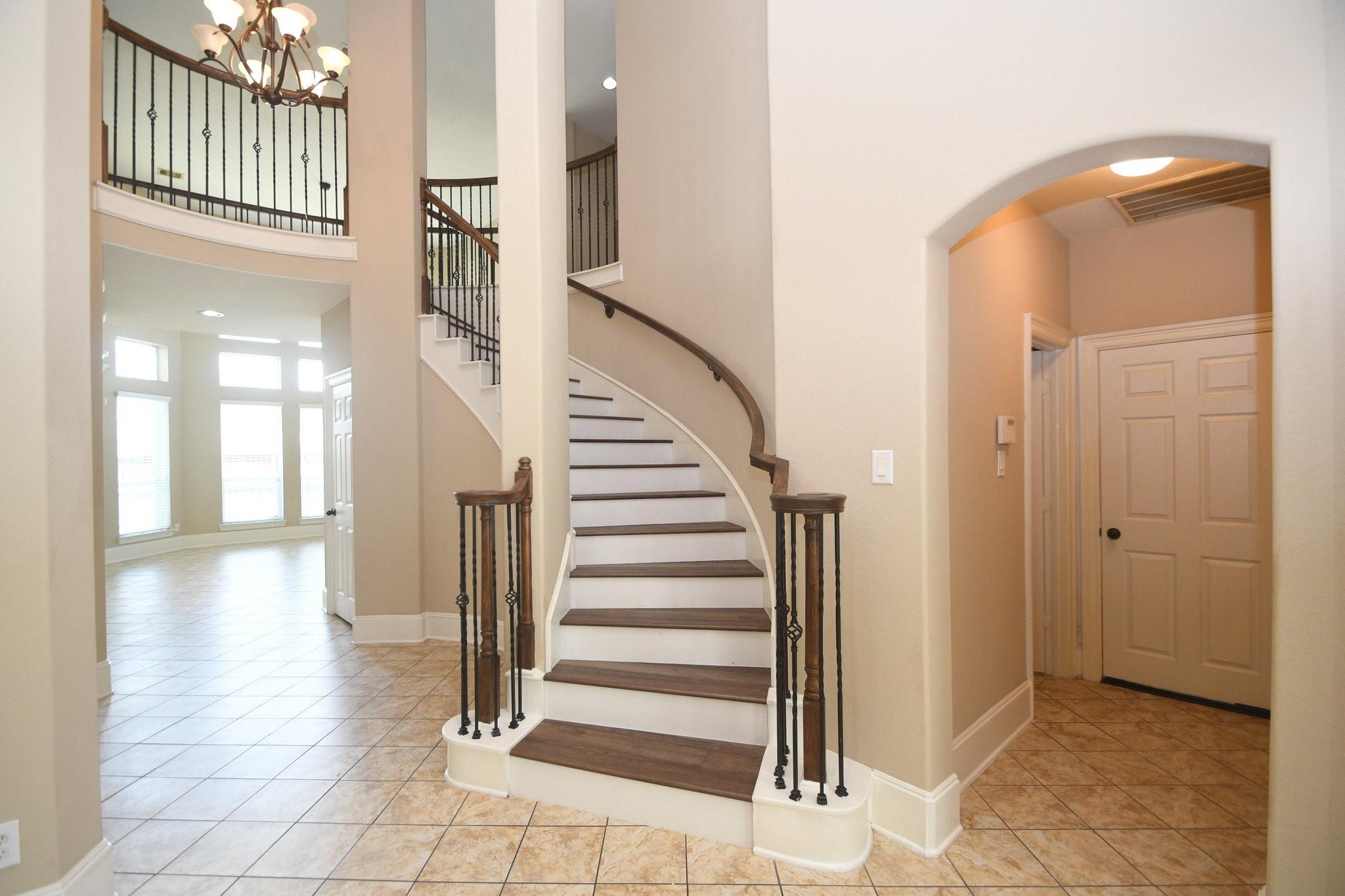 606 Whitney Oaks Lane