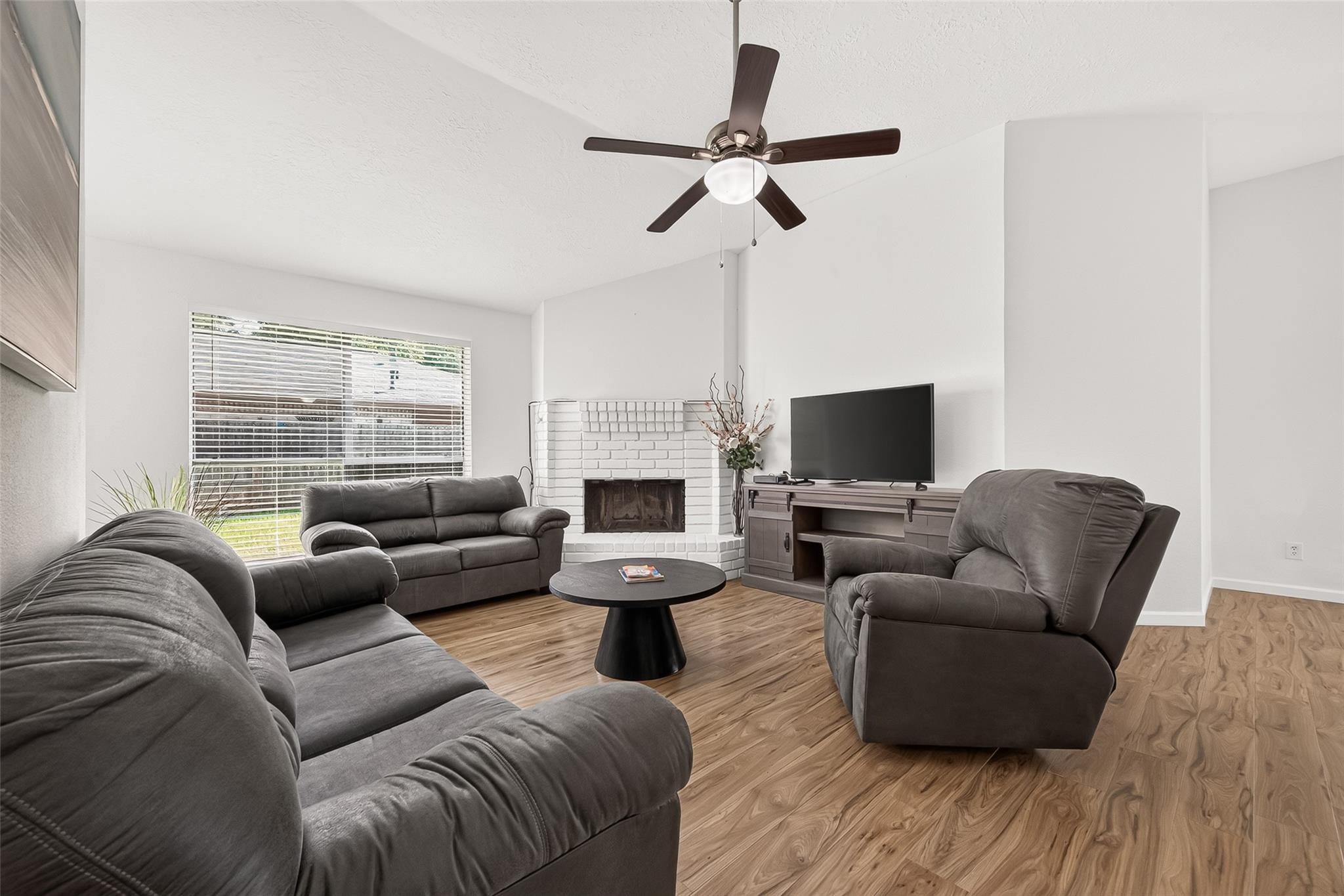 6718 Bluebottle Lane
