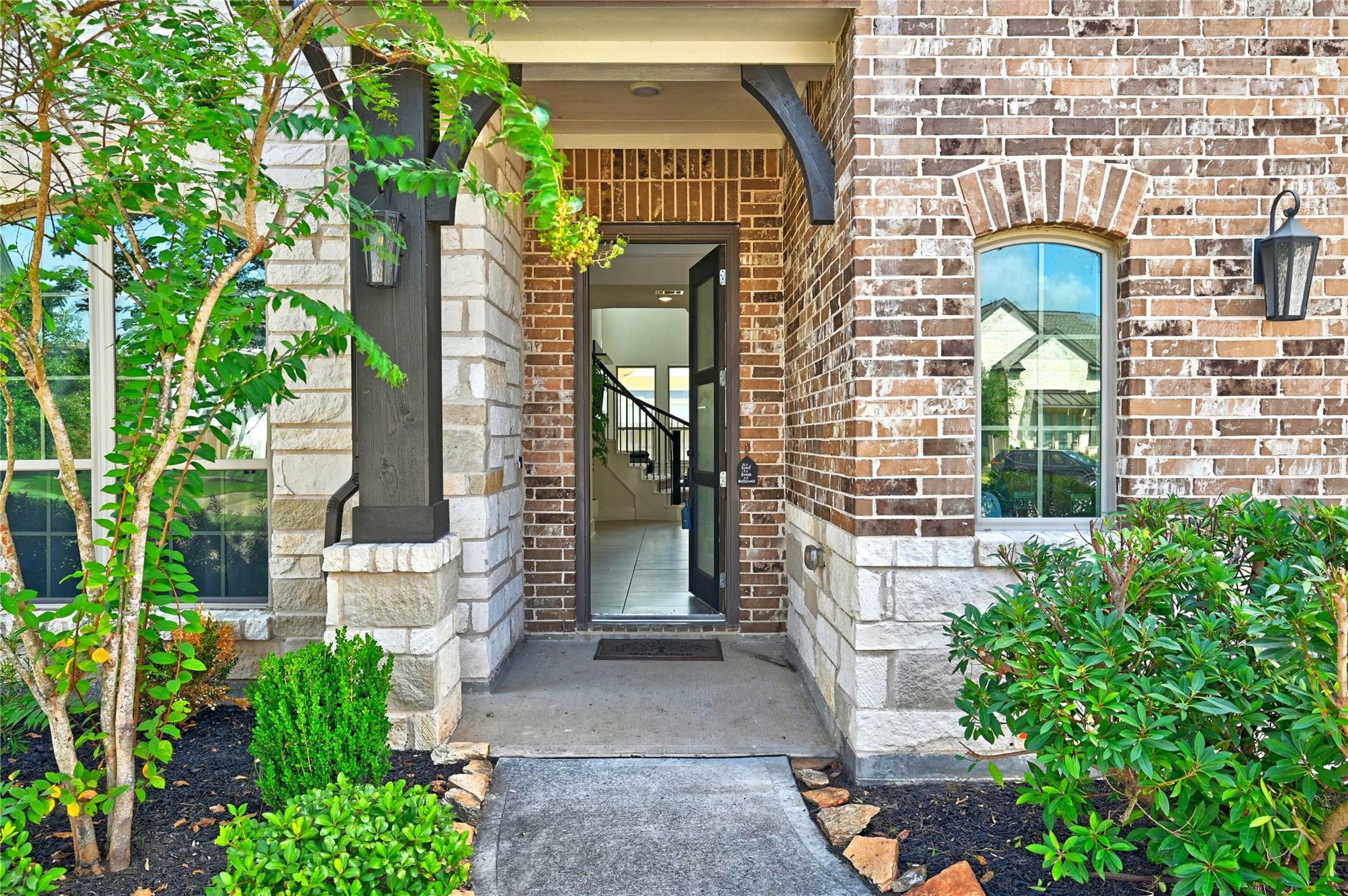 6211 Shore Ridge Court