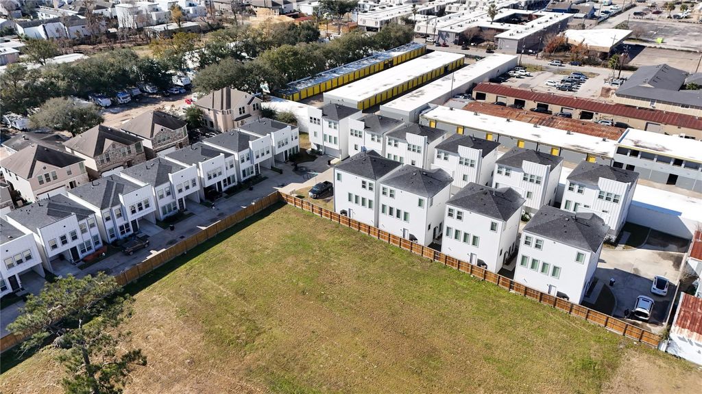 Photo of 1743 Cove Crescent Court, Houston, TX 77055 (MLS # 9448440)