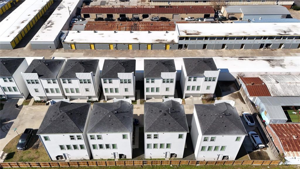 Photo of 1743 Cove Crescent Court, Houston, TX 77055 (MLS # 9448440)