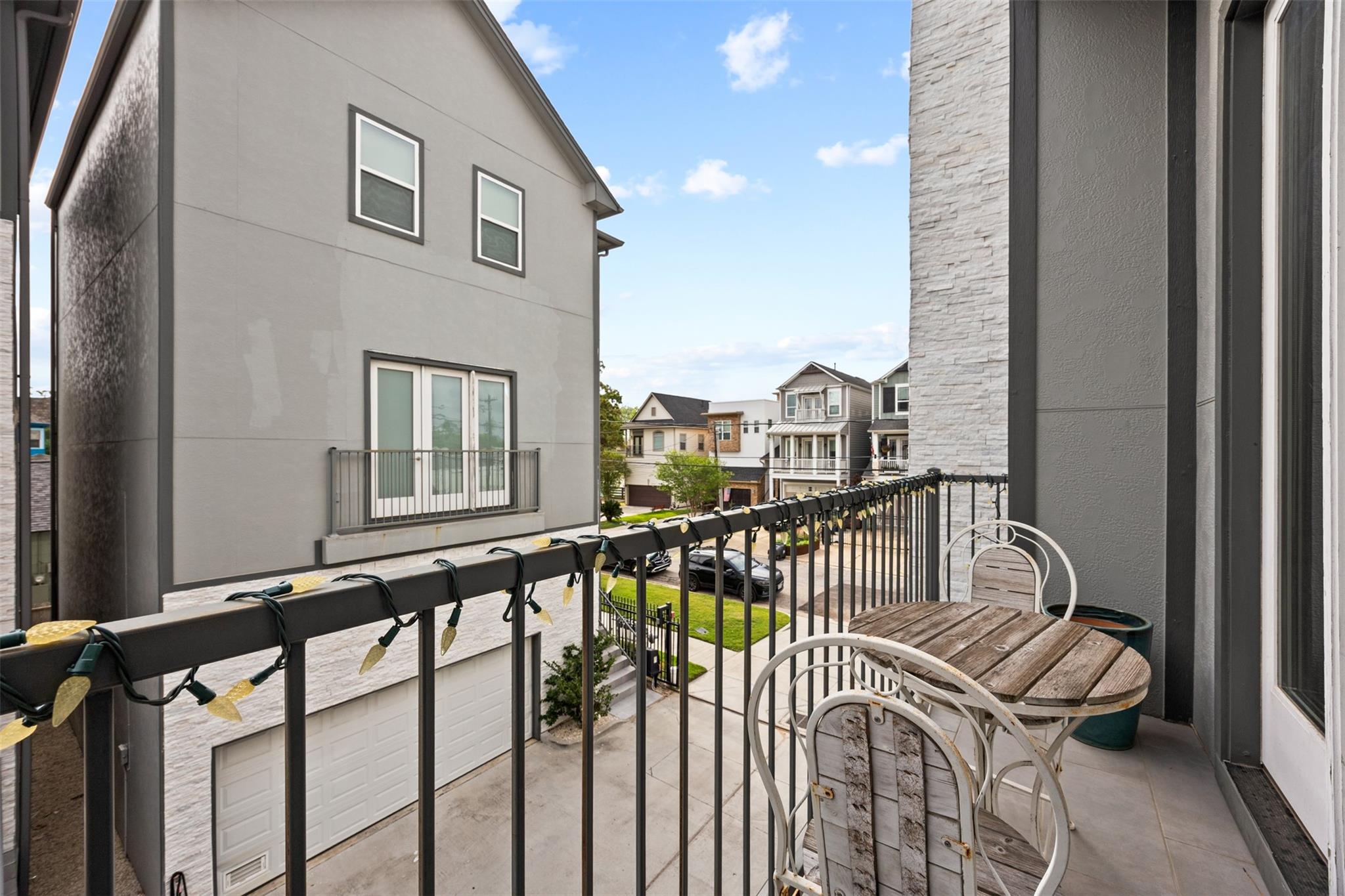 1565 W 22nd Street