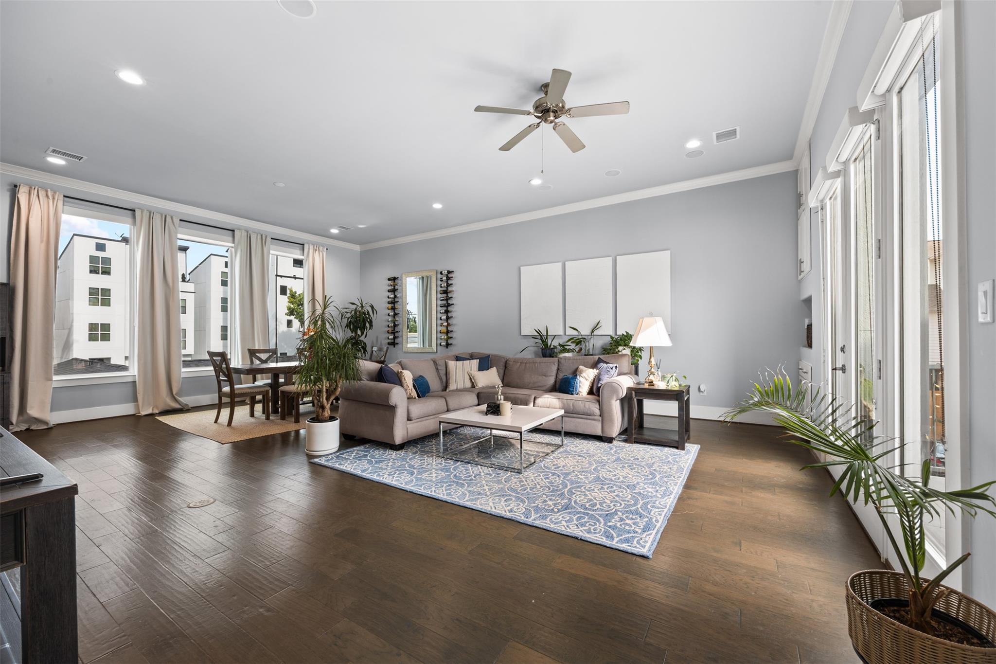 1565 W 22nd Street