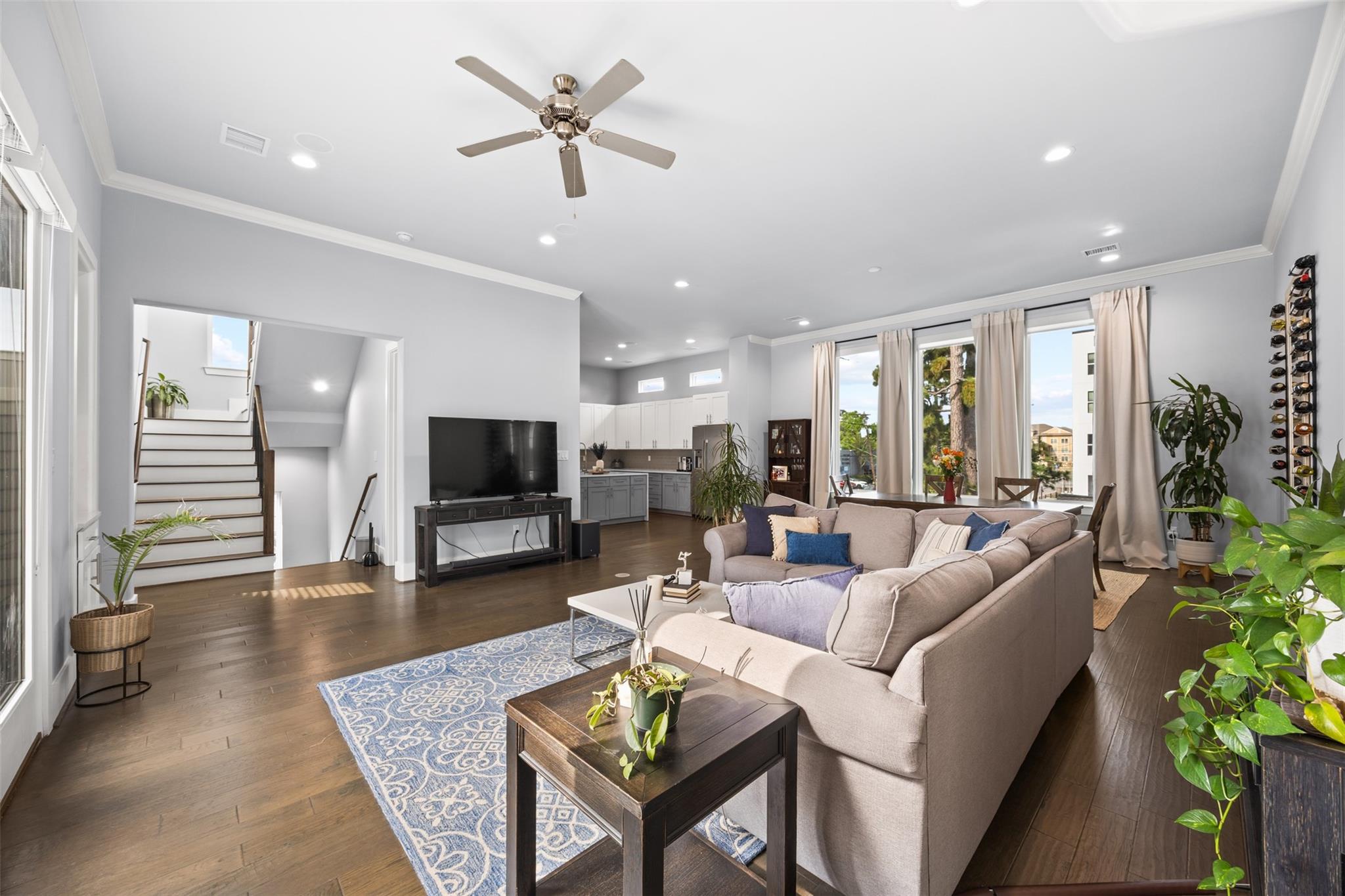 1565 W 22nd Street