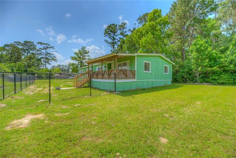 Tiny photo for 203 S Canyon Drive, Onalaska, TX 77360 (MLS # 38087462)