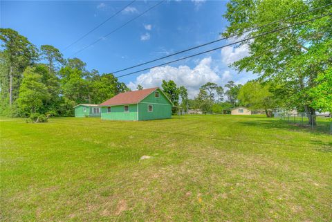 Tiny photo for 203 S Canyon Drive, Onalaska, TX 77360 (MLS # 38087462)