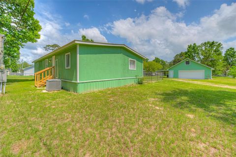 Tiny photo for 203 S Canyon Drive, Onalaska, TX 77360 (MLS # 38087462)
