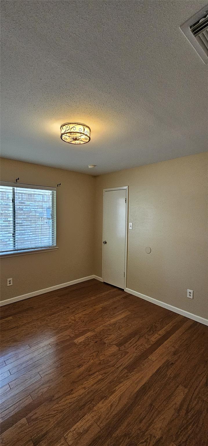 22 W Broken Oak Court