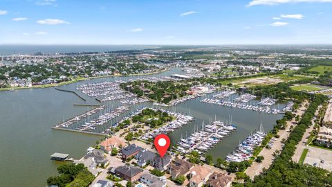 4 Mariners Lane Kemah TX 77565