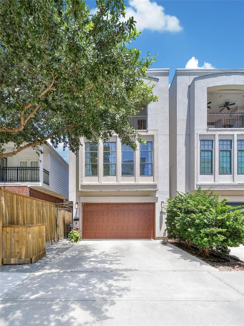 Photo of 5806 Petty Street, Houston, TX 77007 (MLS # 74186330)