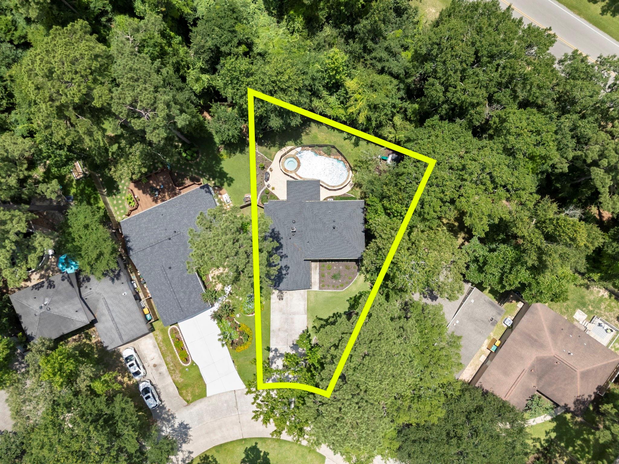 10 E White Willow Circle