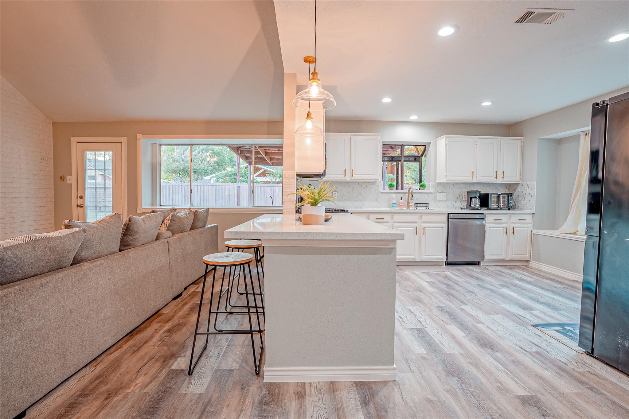 13414 Blackbird Drive