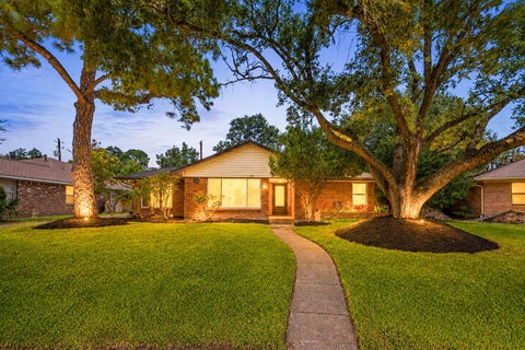 Photo of 5262 Briarbend Drive, Houston, TX 77096 (MLS # 30926401)