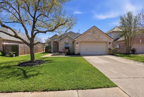 Photo of 2607 Sun Cove Lane, Pearland, TX 77584 (MLS # 70933187)
