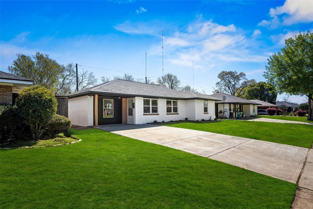 Photo of 1905 Concord Road, Pasadena, TX 77502 (MLS # 94765147)