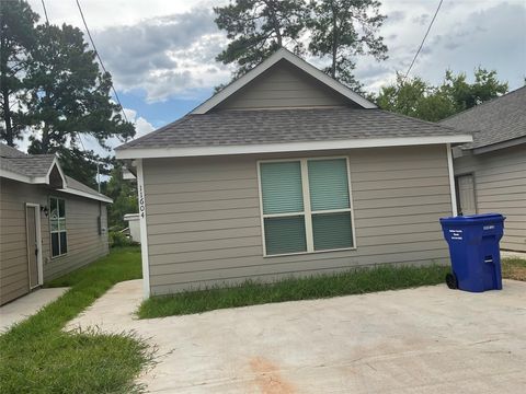 Photo of 11604 Vistawood Street, Willis, TX 77318 (MLS # 93625912)