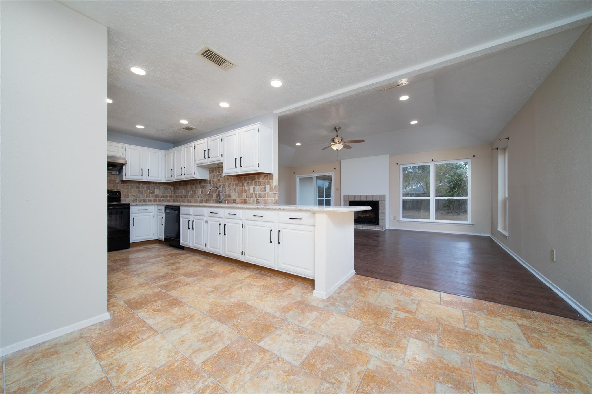 2411 Gunston Ct