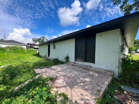 Photo of 12830 Coolgreen Street, Houston, TX 77013 (MLS # 20059886)