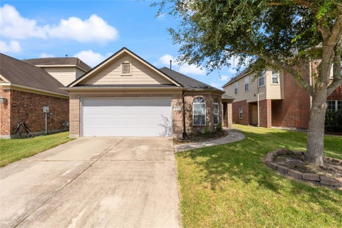 Photo of 17911 Egret Lake Way, Humble, TX 77346 (MLS # 35935441)