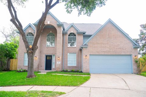 Photo of 15603 Edgemere Ct Court, Sugar Land, TX 77498 (MLS # 89337615)