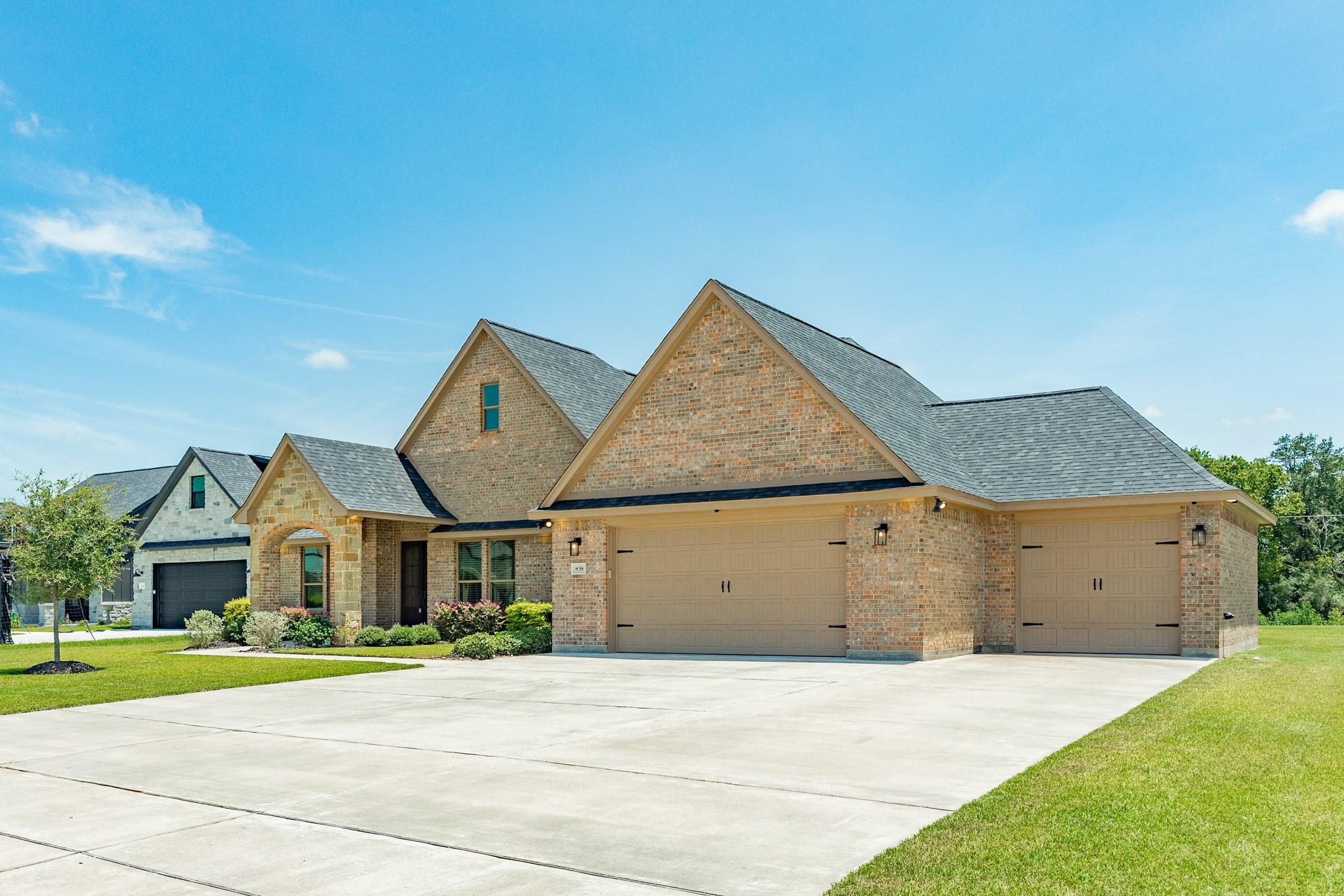 838 Oak Ridge Drive