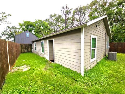 Photo of 11435 Raincove Drive #B, Houston, TX 77016 (MLS # 60809292)