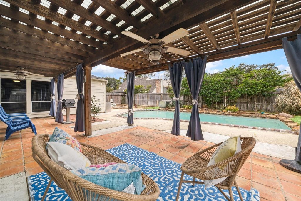 Photo of 1306 S Kirkwood Road, Houston, TX 77077 (MLS # 73230927)