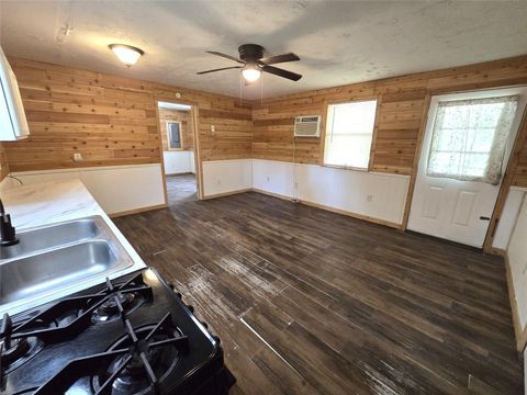 Photo of 127 Navaho Trail, Trinity, TX 75862 (MLS # 16482938)