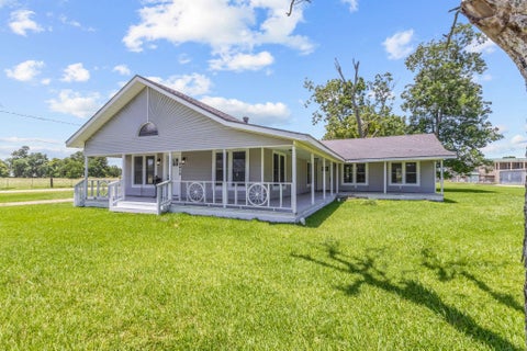 Photo of 5010 Wilson Street, Groves, TX 77619 (MLS # 59604079)