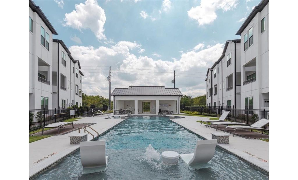 Photo of 2802 Grand Fountains Drive #F, Houston, TX 77054 (MLS # 39462290)