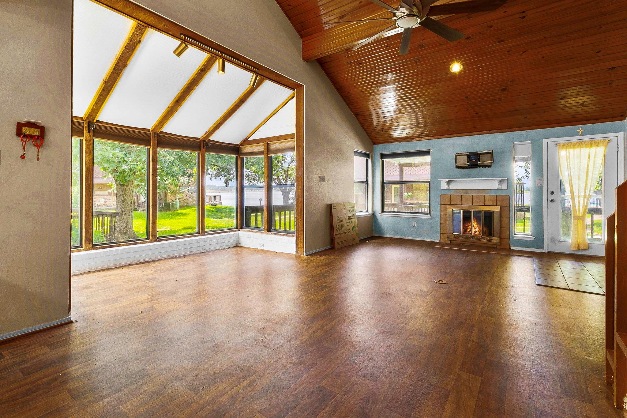 200 Fountain Lake W 116