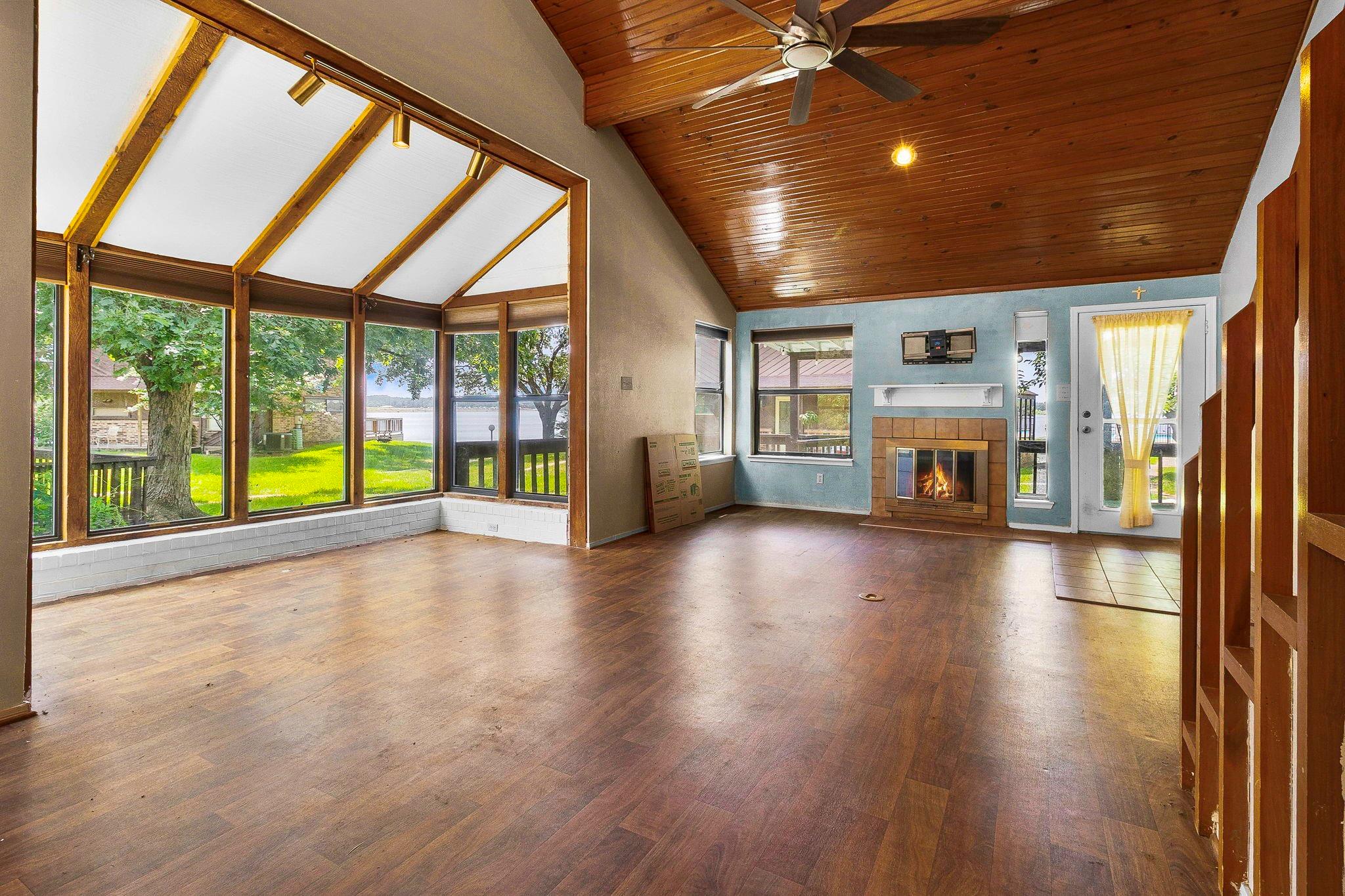 200 Fountain Lake W 116
