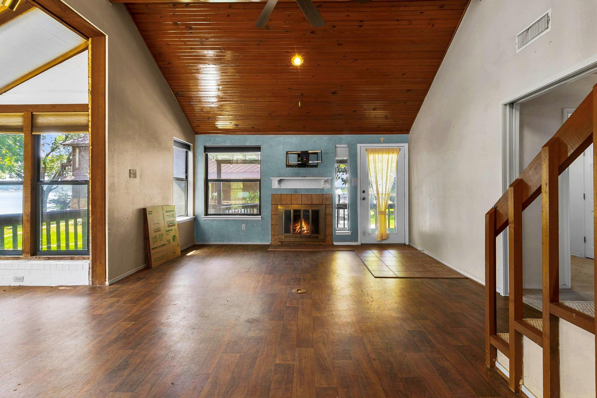 200 Fountain Lake W 116