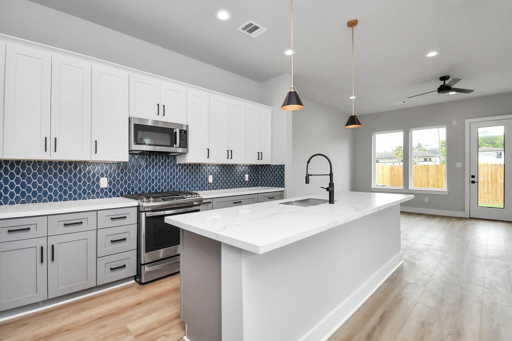 Photo of 6817 Peerless Street, Houston, TX 77021 (MLS # 61340688)