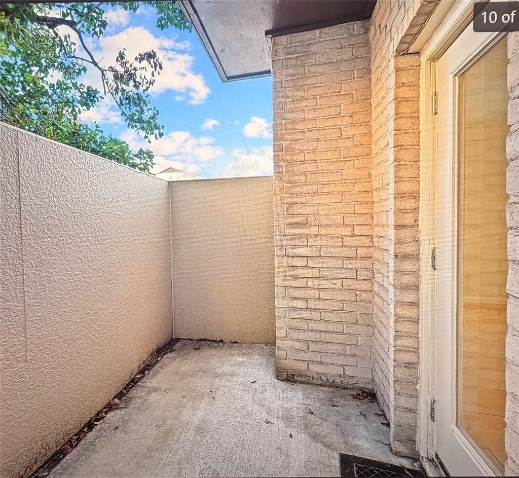 Photo of 2021 Spenwick Dr #510, Houston, TX 77055 (MLS # 13529861)