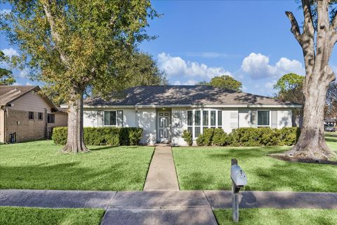 Photo of 11302 Brook Meadows Lane, Meadows Place, TX 77477 (MLS # 75330522)