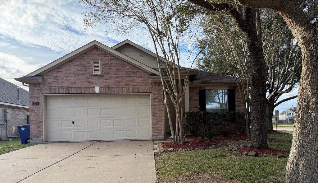 Photo of 421 Abbey Lane, League City, TX 77573 (MLS # 20341408)