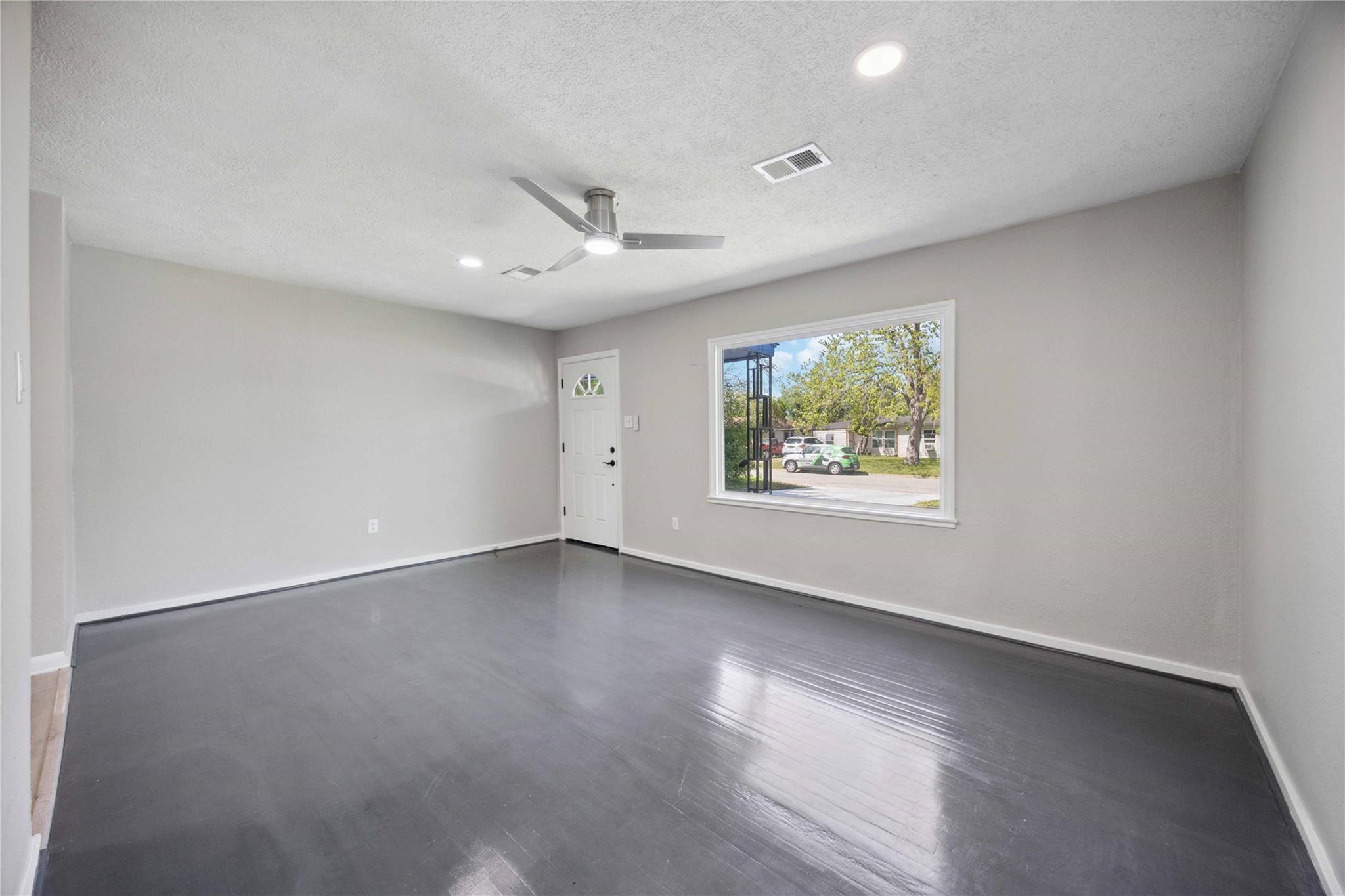 5206 Willow Glen Drive