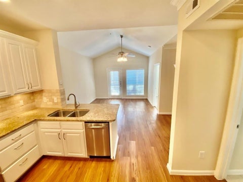 Photo of 1919 Post Oak Park Dr Drive #4205, Houston, TX 77027 (MLS # 76623763)