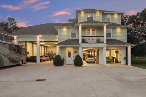 207 West 6th Street Kemah TX 77565