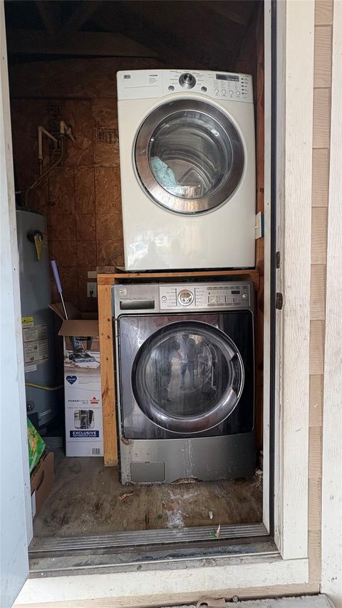 Tiny photo for 6305 Frisco Street, Houston, TX 77022 (MLS # 90171577)