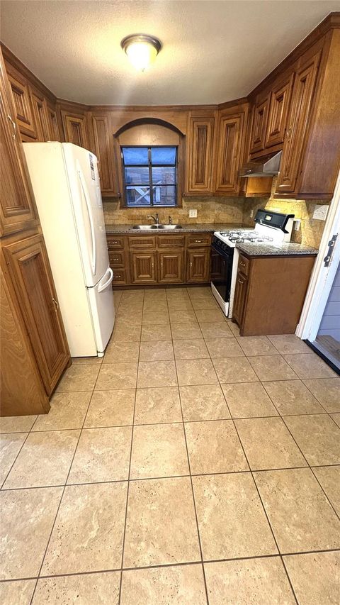 Tiny photo for 6305 Frisco Street, Houston, TX 77022 (MLS # 90171577)