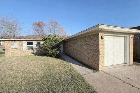 Photo of 214 S Texas Street, Texas City, TX 77591 (MLS # 66426781)